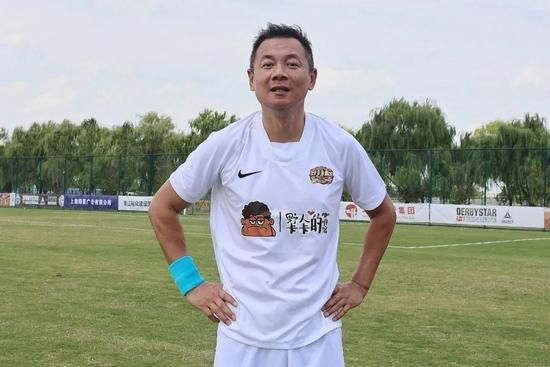 为啥？早饭还没吃完，那边杨永青气喘吁吁跑来了。